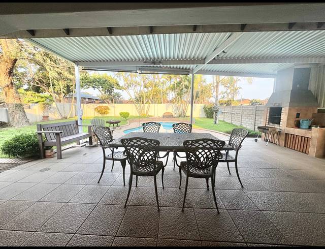 6 BEDROOM FREESTANDING FOR SALE IN MEER EN SEE